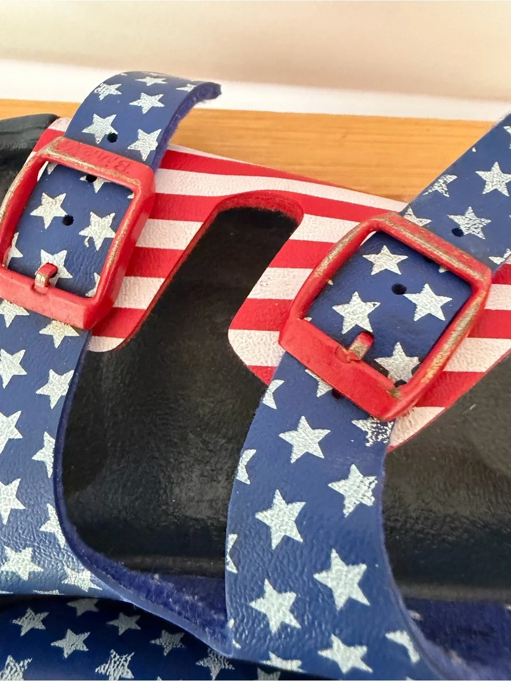 Birki’s Kids Sz 28 (10-10.5) Arizona Star & Stripe Buckle Sandals - Blue/Red USA